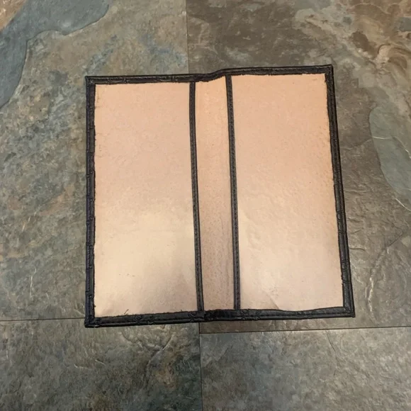 GG black checkbook holder - Picture 3 of 5